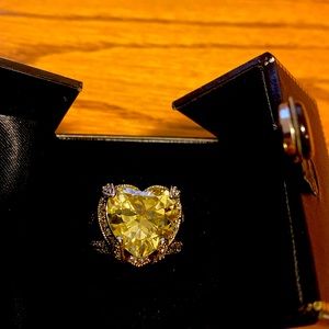 Diamonique large canary stone silver heart ring